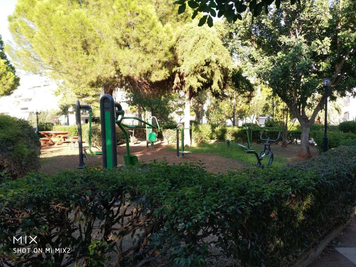 Beautiful House In Alimos Near To The Beach And Metro Athens Exterior photo